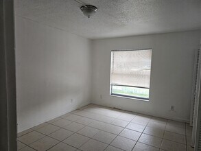 2800 E 113th Ave in Tampa, FL - Building Photo - Building Photo