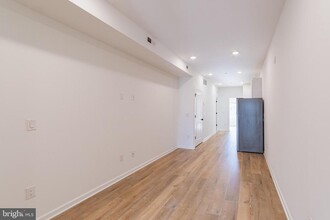 5225 Walnut St-Unit -UNIT 2 in Philadelphia, PA - Building Photo - Building Photo