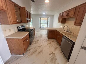 601 Brian Dr in Grand Prairie, TX - Building Photo - Building Photo