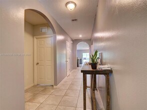 808 Old Country Rd S E in Palm Bay, FL - Building Photo - Building Photo