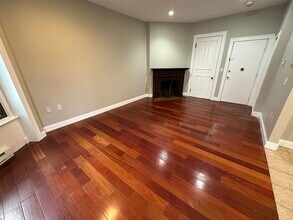 249 Newbury St, Unit 1 in Boston, MA - Building Photo - Building Photo