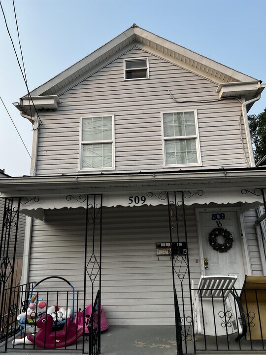 509 W Stephen St in Martinsburg, WV - Building Photo