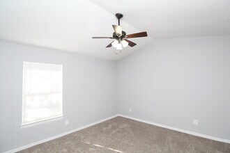 1305 Foxborough Dr in Pensacola, FL - Foto de edificio - Building Photo