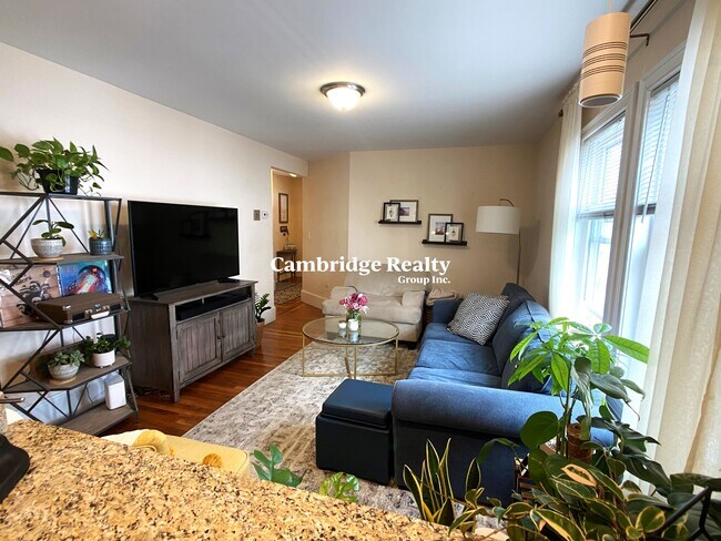 78 Ten Hills Rd, Unit 1