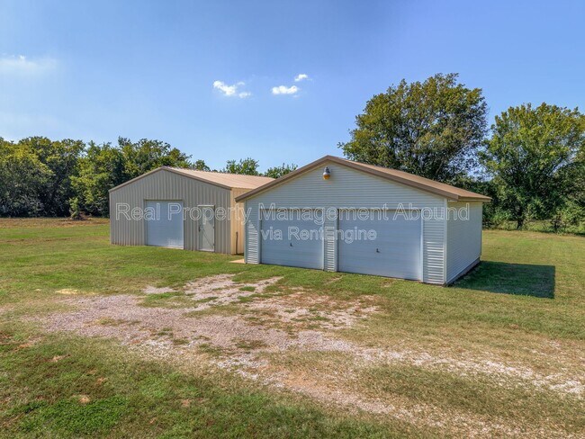4608 E 472 Rd in Claremore, OK - Building Photo - Building Photo