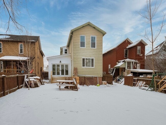 130 Boroview Ave in Carnegie, PA - Foto de edificio - Building Photo