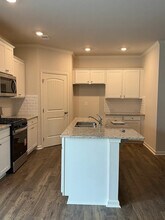 Room in Townhome on Greyton Dr in Buford, GA - Building Photo - Building Photo