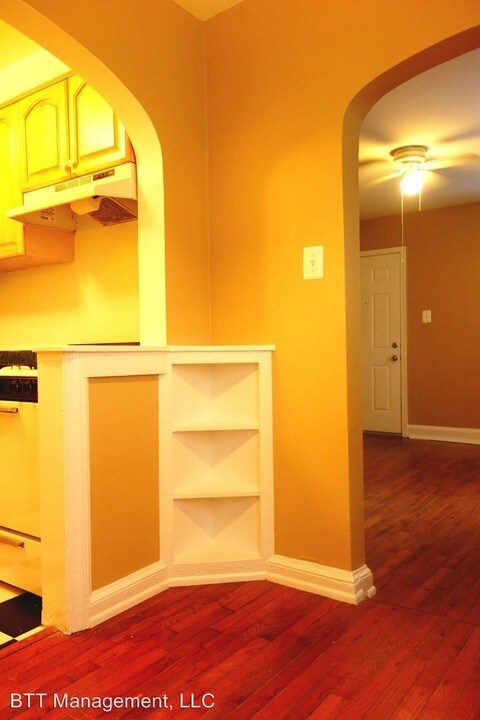 8105 Greenwood Ave in Takoma Park, MD - Building Photo