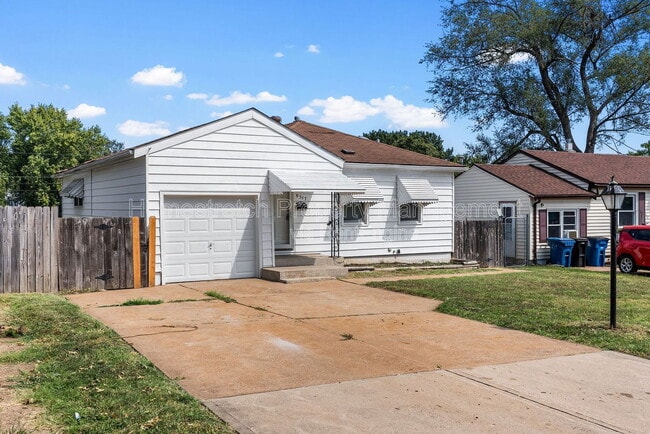 9517 Lydell Dr in Affton, MO - Building Photo - Building Photo