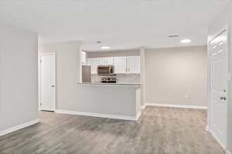 The Reserve at Christopher St. in Rainbow City, AL - Building Photo - Building Photo