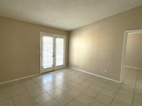 2550 N Alafaya Trail in Orlando, FL - Building Photo - Building Photo