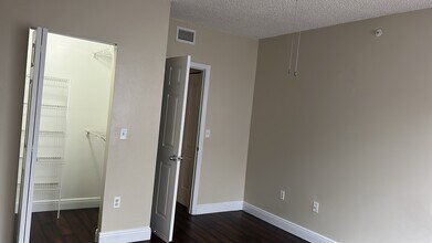 2251 W Preserve Way in Miramar, FL - Building Photo - Building Photo