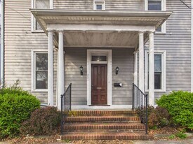 221 N Spring St in Middletown, PA - Building Photo