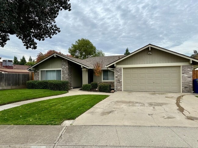 1405 Fransen Ln in Modesto, CA - Building Photo - Building Photo