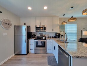 304 Barracuda Ave in Fort Walton Beach, FL - Building Photo - Building Photo