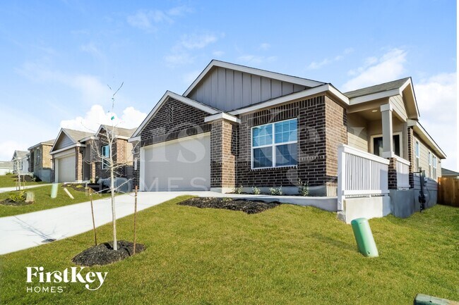 13010 Thyme Wy in Saint Hedwig, TX - Foto de edificio - Building Photo