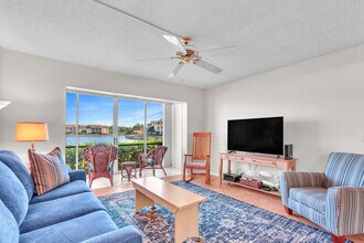 4444 NE Ocean Blvd in Jensen Beach, FL - Building Photo - Building Photo