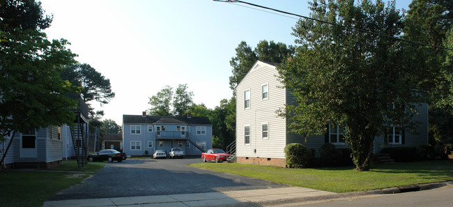 1913-1919 Fort Bragg Rd in Fayetteville, NC - Foto de edificio - Building Photo