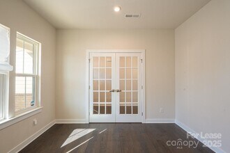 10036 Paper Birch Dr in Charlotte, NC - Building Photo - Building Photo
