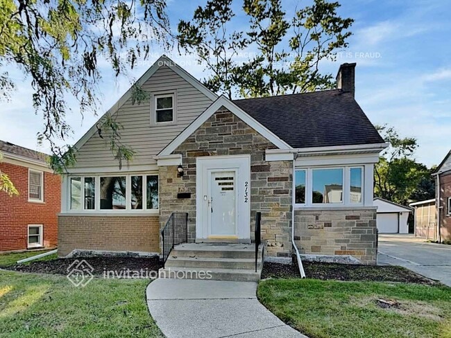 property at 2132 Suffolk Ave