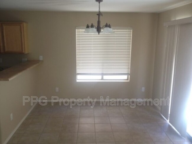 12923 W Peppertree Ln in Glendale, AZ - Building Photo - Building Photo