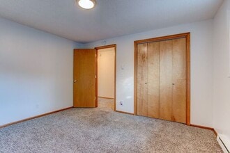 740 SE Cedar St in Hillsboro, OR - Building Photo - Building Photo