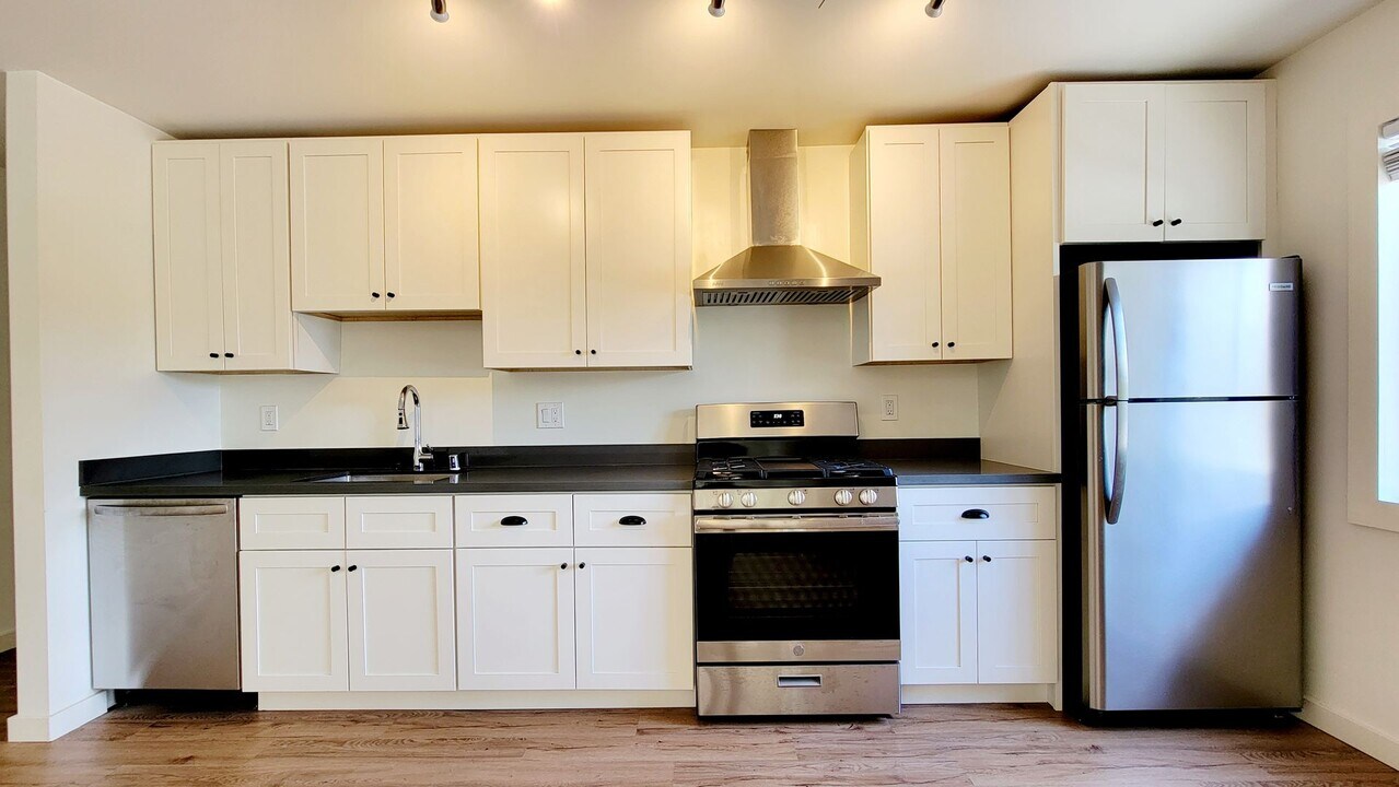 877 Woodside Rd-Unit -877 Woodside Rd. #104 in Redwood City, CA - Building Photo