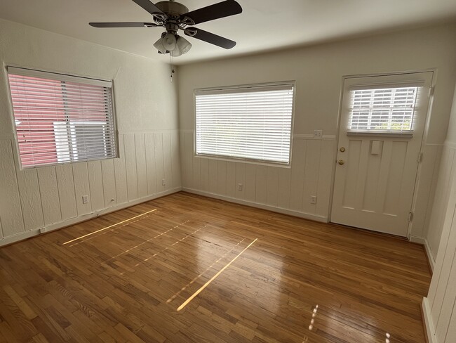 121 W Islay St in Santa Barbara, CA - Building Photo - Building Photo