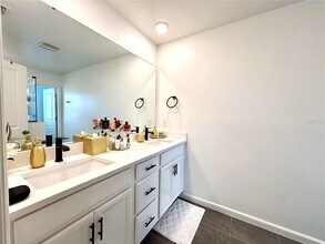 921 Spring Palms Lp in Alafaya, FL - Building Photo - Building Photo