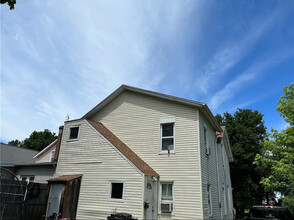 915 W 2nd St, Unit 2 in Erie, PA - Building Photo - Building Photo