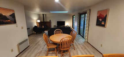 6928 Alpine Dr SW in Olympia, WA - Foto de edificio - Building Photo