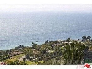 4211 Avenida De La Encinal in Malibu, CA - Building Photo - Building Photo