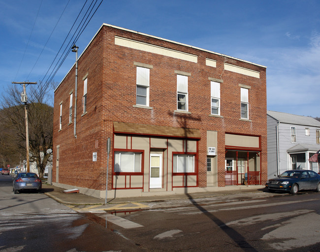 501 Pratt Ave in Pratt, WV - Building Photo - Building Photo