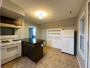 2315 E End Ave, Unit 2 in Chicago Heights, IL - Building Photo - Building Photo