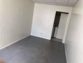 1715 Atlanta Ave, Unit B in Nederland, TX - Building Photo - Building Photo