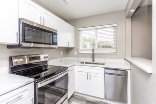 The LUX off Archer in East Moline, IL - Building Photo