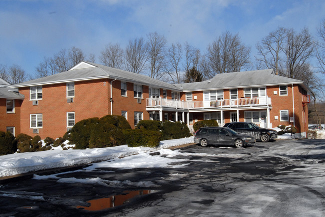 Lindsley Arms Apartments in Morristown, NJ - Building Photo - Building Photo