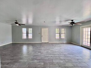 207 Martingale in Laredo, TX - Building Photo - Building Photo