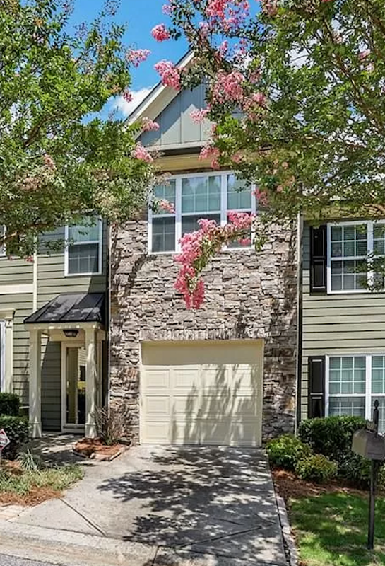 property at 2850 Ridgeview Dr