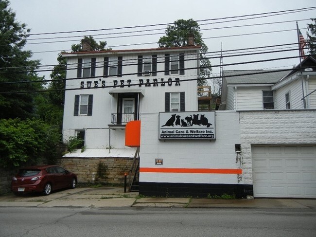 2806 Banksville Ave