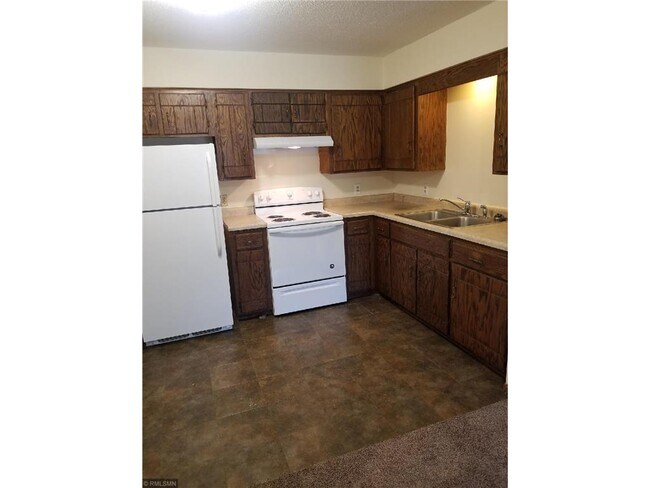 236 N Jefferson St-Unit -5 in Saint Croix Falls, WI - Building Photo - Building Photo