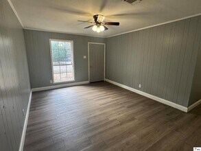 1307 Dark St in Ruston, LA - Foto de edificio - Building Photo