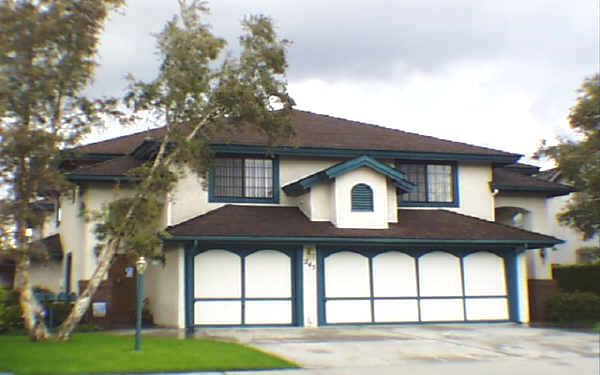 245 W Center St in Covina, CA - Building Photo - Building Photo