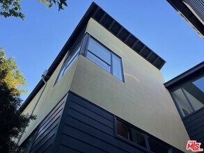 800 Hampton Dr-Unit -F in Los Angeles, CA - Building Photo - Building Photo