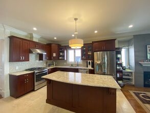 235 Glen Ave in Palisades Park, NJ - Building Photo - Building Photo