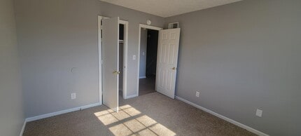 413 Chapman Ct in Lexington, KY - Foto de edificio - Building Photo