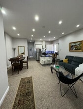 288 Hendrix St, Unit Bedroom 1 in Brooklyn, NY - Foto de edificio - Building Photo