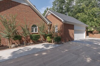 3807 Waldenbrook Rd in Greensboro, NC - Building Photo - Building Photo