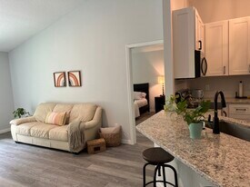 1729 N Lakewood Ave in Ocoee, FL - Building Photo