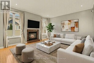 129 Tapestry Dr in Ottawa, ON - Building Photo